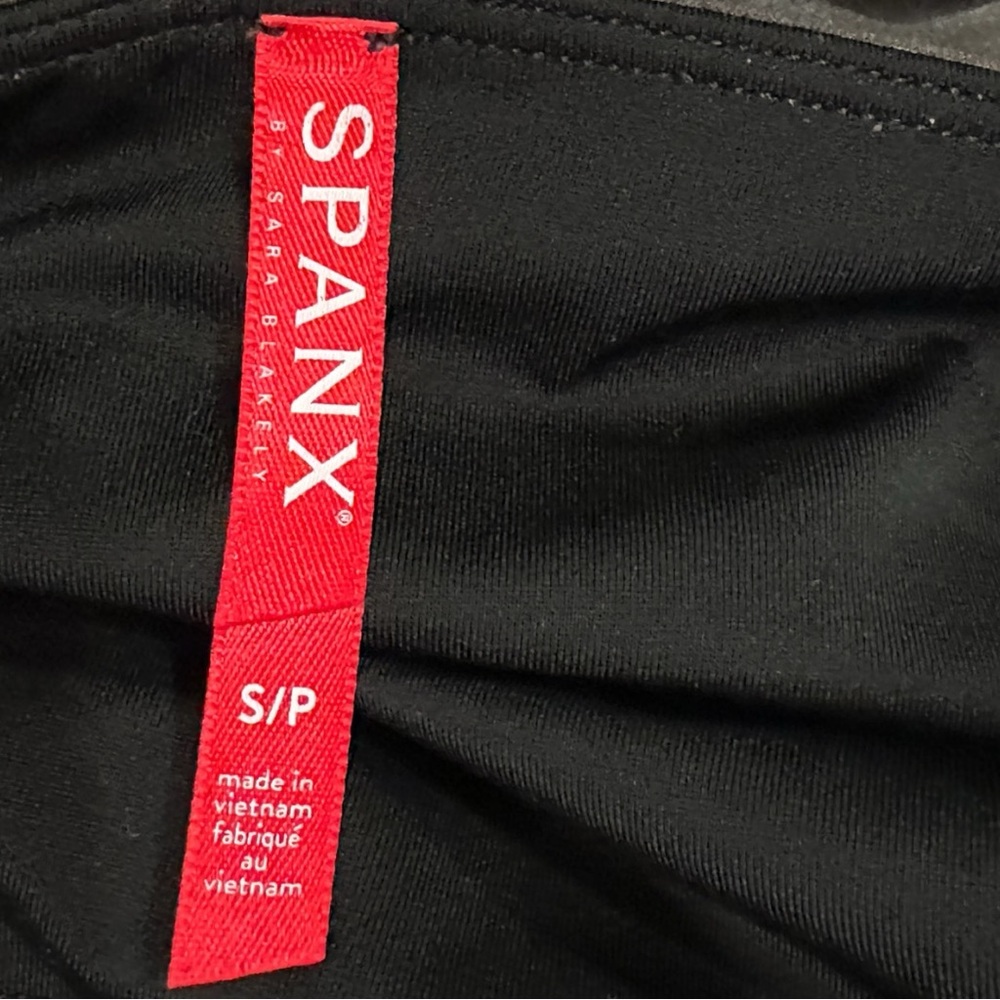 🎉HP🎉 Excellent Used Condition SPANX Moto Legging in Gunmetal Grey. Size Small. - Picture 11 of 13